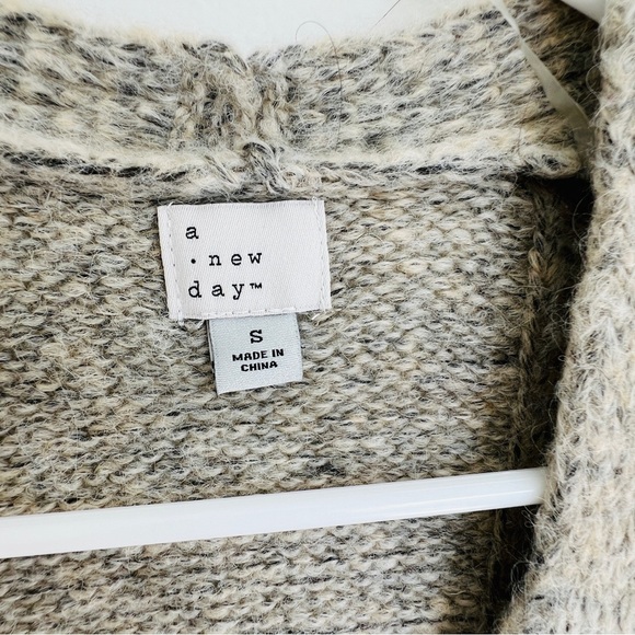 a new day Sweater Cardigan. NWOT - Picture 2 of 4